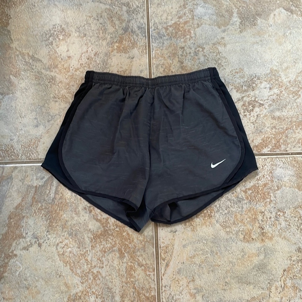 Kids grey nike shorts size Medium